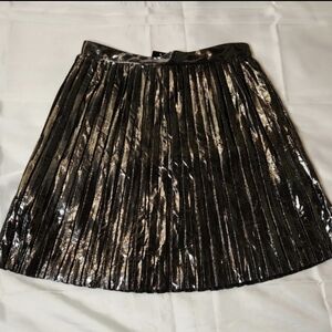 BEBE Lame Pleated Silver Shimmering Mini Skirt Metallic Influencer's US4